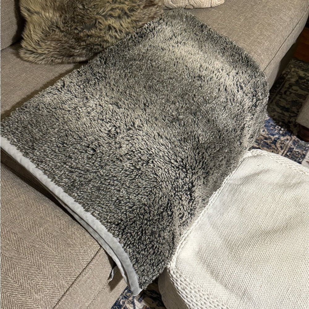 SALE Pottery Barn 50x60 Elegant Throw/Blanket Home Decor & Accents